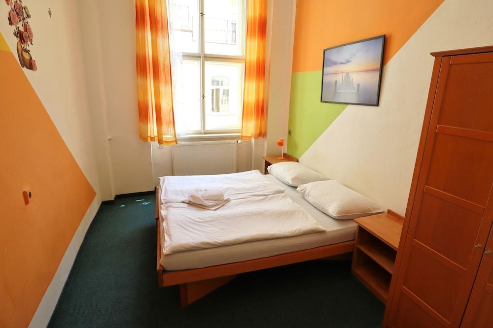 A Plus Hostel - Centrum Prague Exterior photo